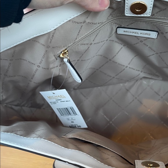 Michael Kors Sienna White Woven Large Tote - Picture 10 of 11